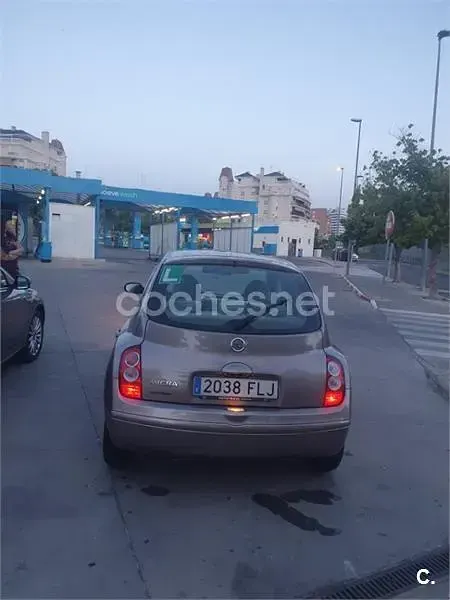 Usado Nissan Micra Acenta 88 CV (64 kW) 2007 Gris / plata Berlina