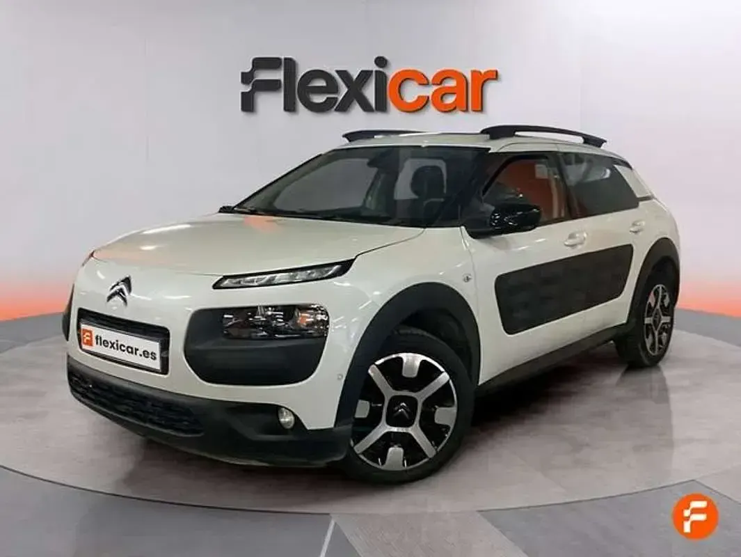 Usado Citroën C4 Cactus PureTech 110 CV (80 kW) 2017 Beige Utilitario