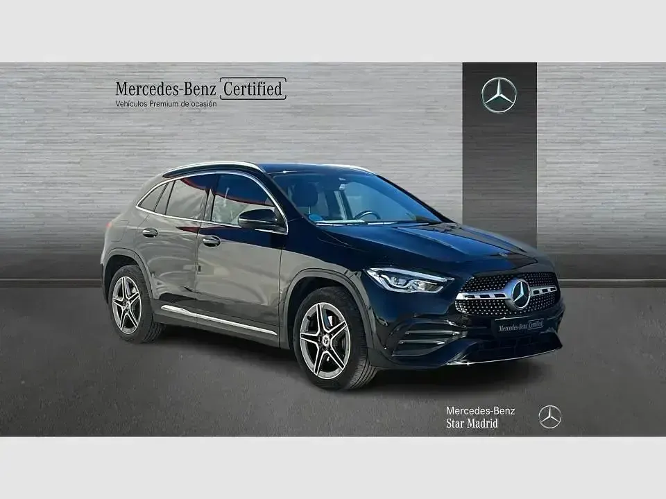 Usado Mercedes GLA250 218 CV (160 kW) 2022 Negro cosmos SUV