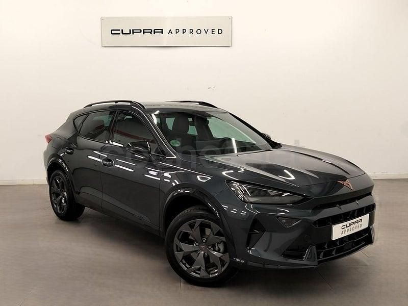 Usado Cupra Formentor 204 CV (150 kW) 2025 Gris / plata SUV