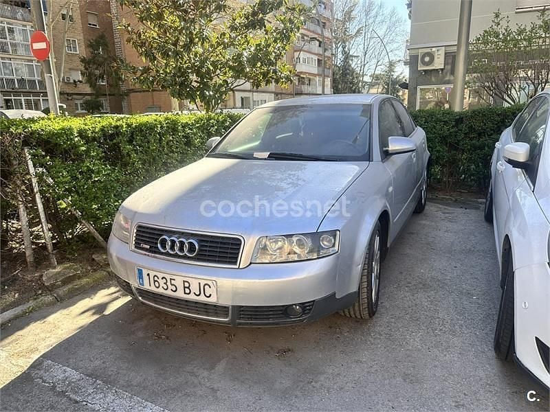 Usado Audi A4 S-line plus 130 HP (95 kW) 2001 Cinzento Sedan