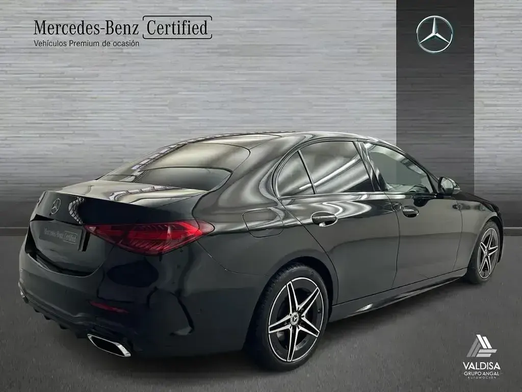 Usado Mercedes C200 AMG line 163 CV (119 kW) 2025 Negro Berlina