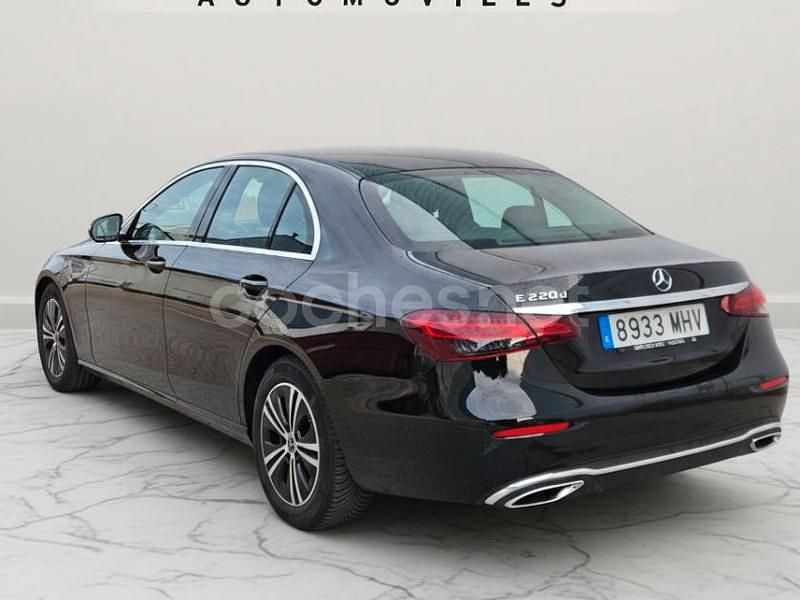 Usado Mercedes E220 200 CV (147 kW) 2023 Negro Berlina