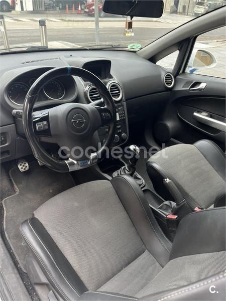 Blanco Usado 2010 Opel Corsa OPC Berlina | 8500 € (Precio justo) - Imagen 1/4