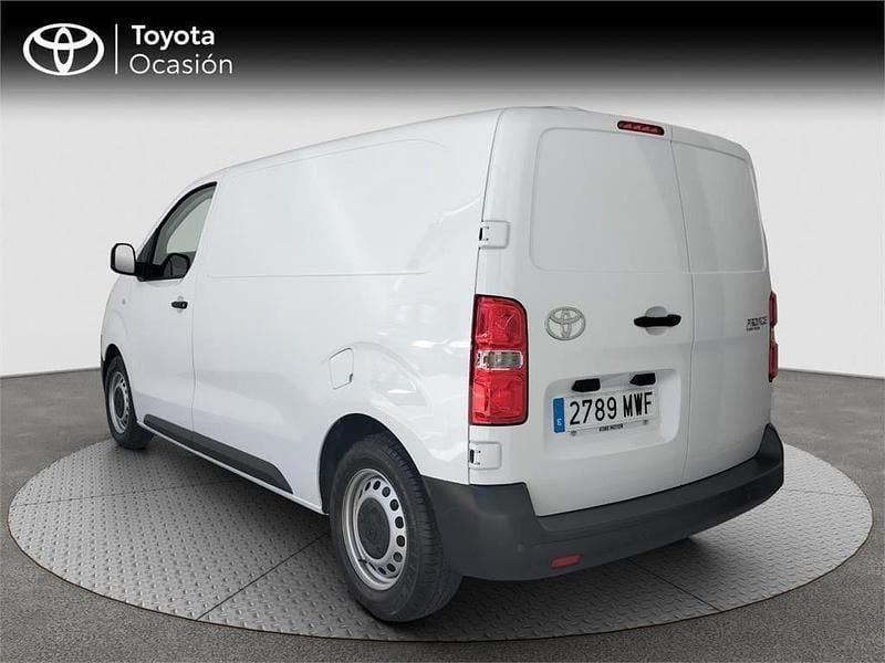 Usado Toyota Proace 120 CV (88 kW) 2024 Blanco Monovolumen