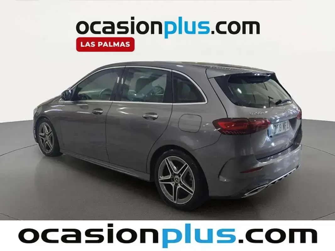 Usado Mercedes B200 150 CV (110 kW) 2023 Gris Monovolumen