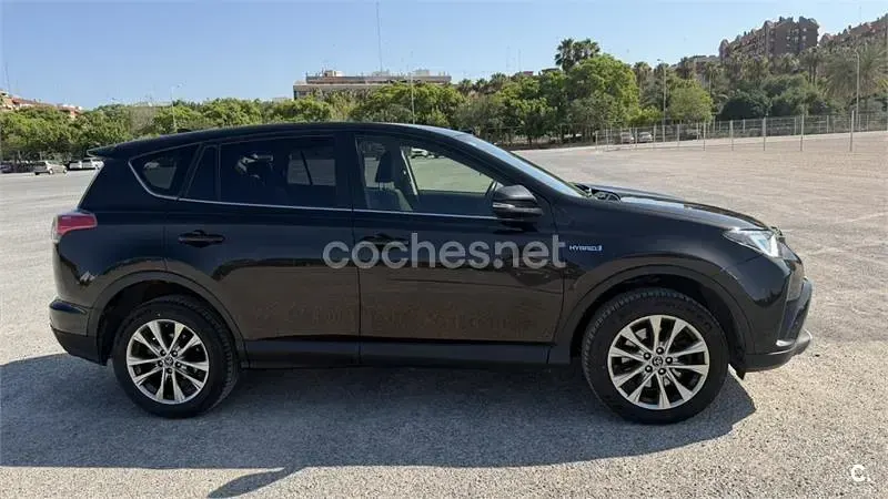 Usado Toyota RAV4 Hybrid Advance 197 CV (144 kW) 2016 Negro SUV