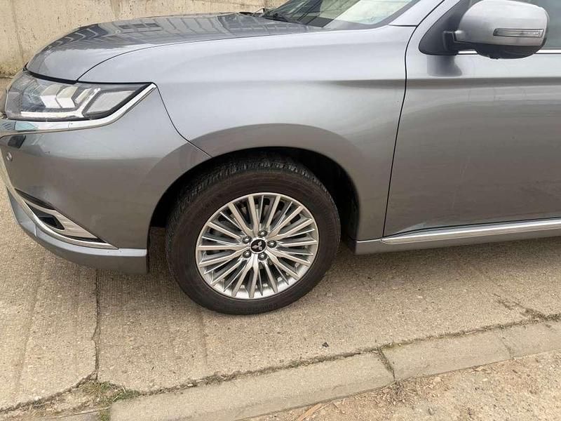 Usado Mitsubishi Outlander P-HEV 224 CV (164 kW) 2018 Gris SUV