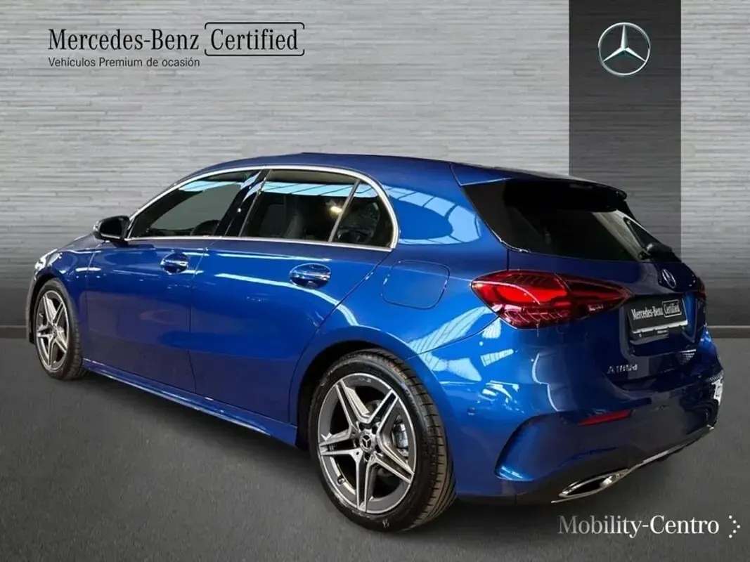 Usado Mercedes A180 116 CV (85 kW) 2024 Azul espectra Utilitario