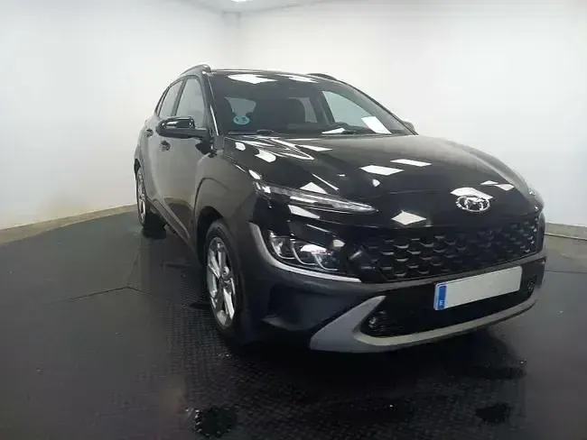 Usado Hyundai Kona 121 CV (88 kW) 2022 Negro SUV