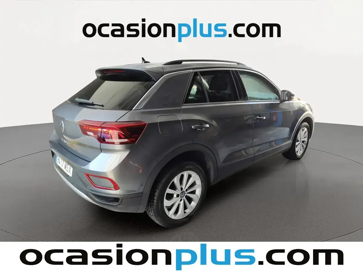 Usado VW T-Roc Life 110 CV (80 kW) 2024 Gris SUV