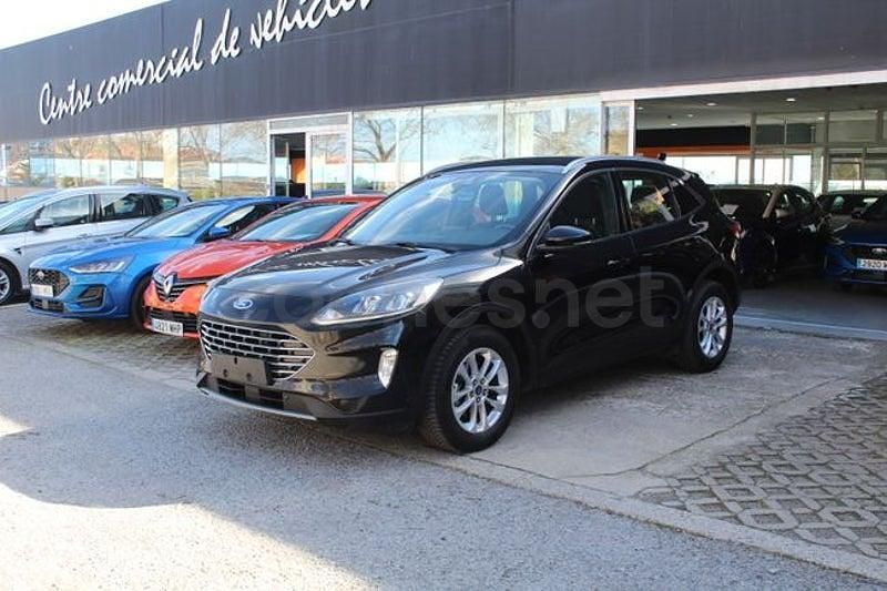 Usado Ford Kuga Titanium 190 CV (139 kW) 2023 Negro SUV