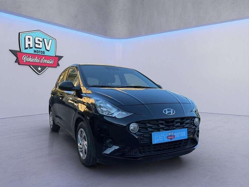 Negro Usado 2021 Hyundai i10 Utilitario | 8990 € (Super precio) - Imagen 1/4