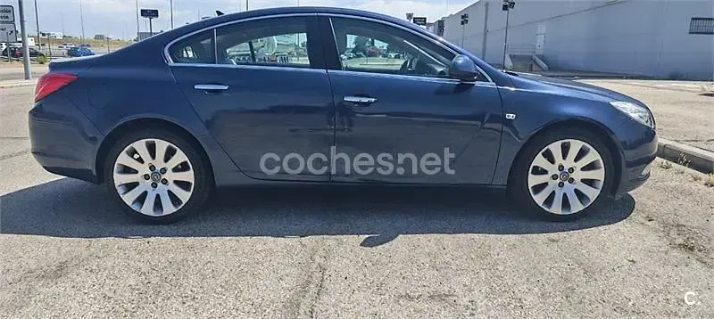 Usado Opel Insignia Excellence 160 CV (117 kW) 2013 Azul Familiar