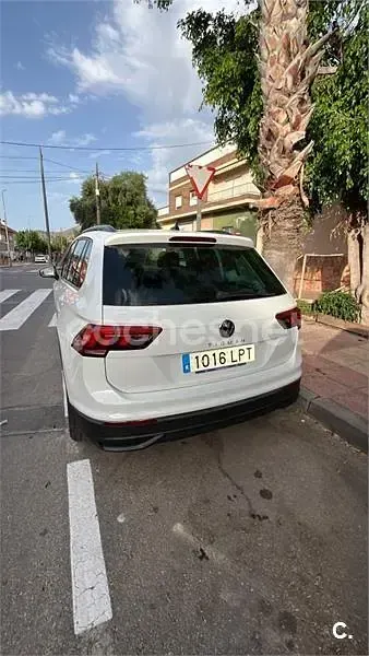 Usado VW Tiguan Life 150 CV (110 kW) 2021 Blanco SUV