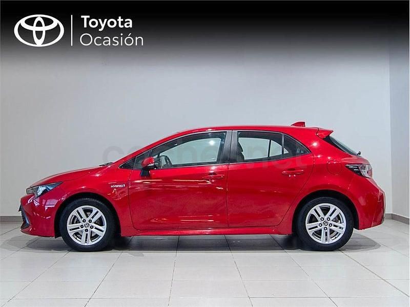 Usado Toyota Corolla Active 122 CV (89 kW) 2022 Rojo Berlina