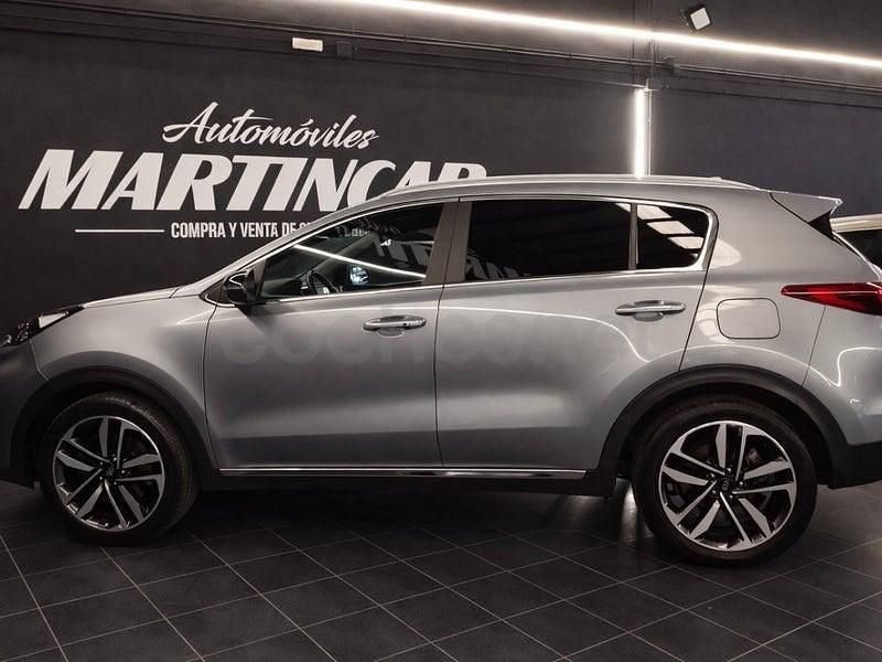 Usado Kia Sportage 136 CV (100 kW) 2021 Gris / plata SUV