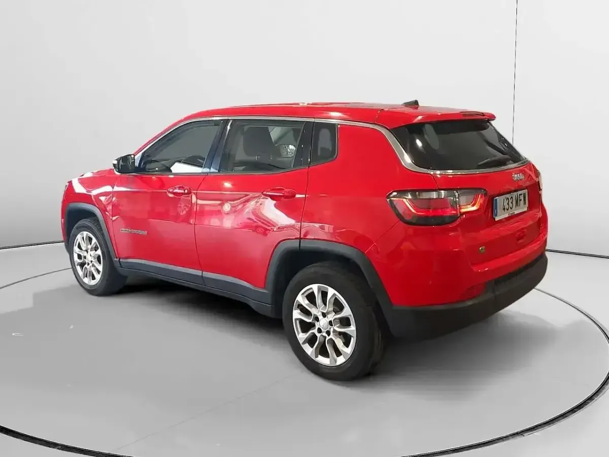 Usado Jeep Compass Night Eagle 130 CV (95 kW) 2023 Rojo SUV