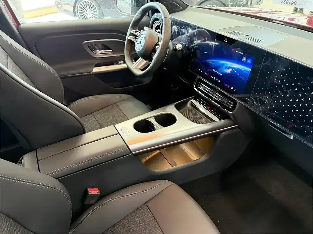 Nuevo Mercedes GLB250 200 kW (272 CV) 2026 Rojo SUV