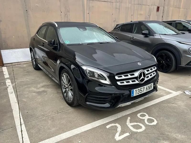 Begagnad Mercedes GLA200 156 HK (114 kW) 2018 Svart SUV
