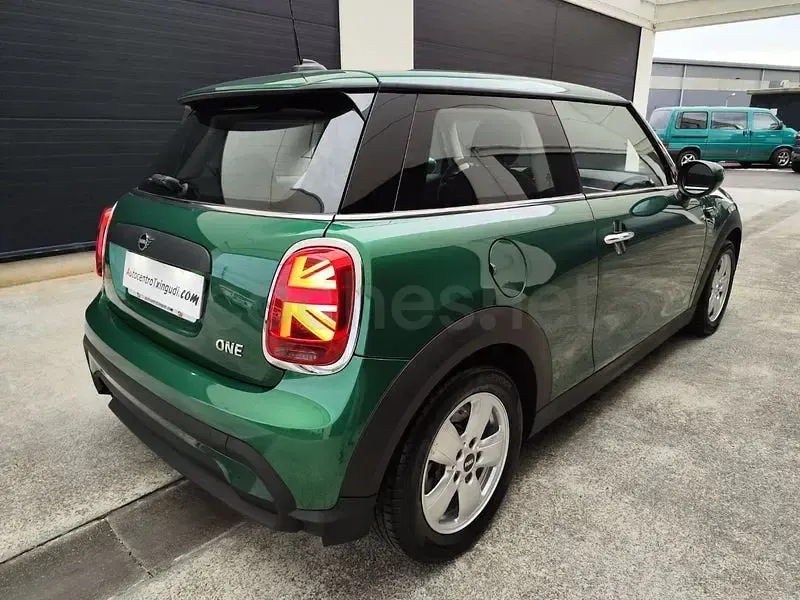 Usado Mini ONE 102 CV (75 kW) 2021 Verde Utilitario
