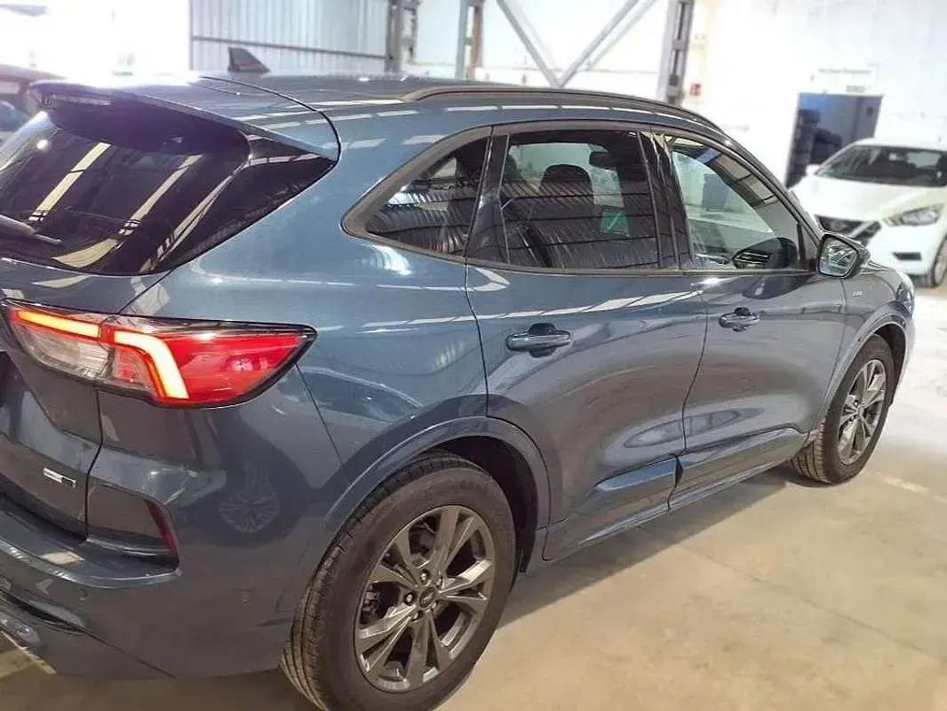 Usado Ford Kuga ST-Line 150 CV (110 kW) 2021 Azul SUV