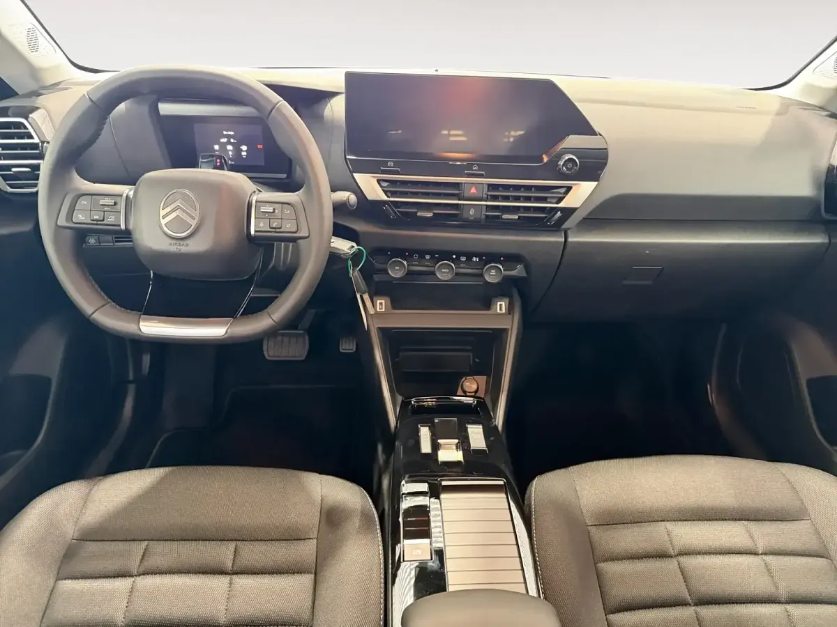 Nuevo Citroën DS6 110 CV (80 kW) 2026 Negro