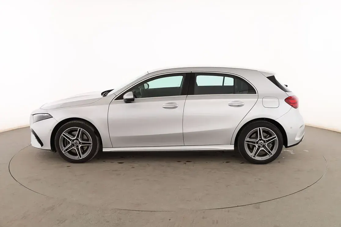 Usado Mercedes A250 AMG line 218 CV (160 kW) 2023 Plata Berlina