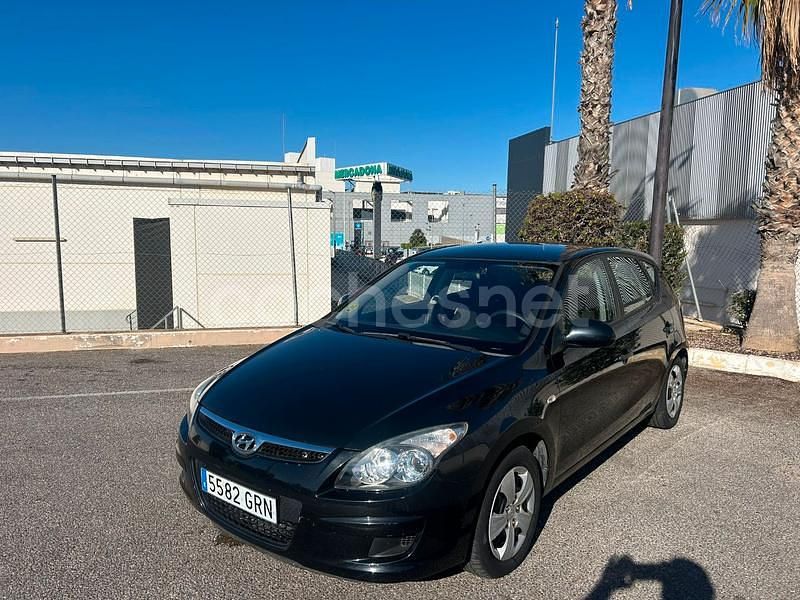 Negro Usado 2009 Hyundai i30 Comfort Berlina | 3950 € (Precio justo) - Imagen 1/4