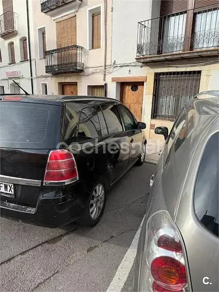 Usado Opel Zafira Cosmo 120 CV (88 kW) 2007 Negro Monovolumen