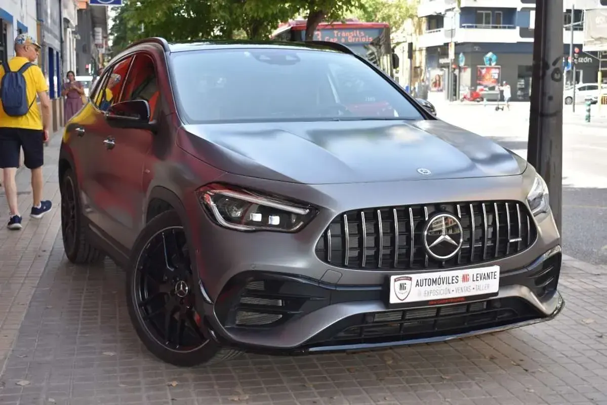 Usado Mercedes GLA45 AMG AMG 421 CV (309 kW) 2021 Gris SUV