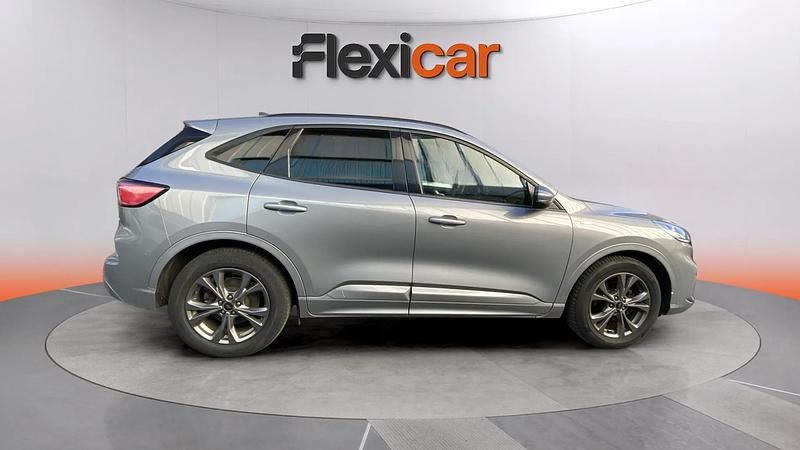 Usado Ford Kuga ST-Line 150 CV (110 kW) 2022 Gris SUV