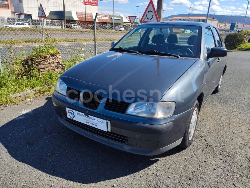 Gris / plata Usado 2000 Seat Cordoba Stella Berlina | 2190 € (Precio justo) - Imagen 1/4
