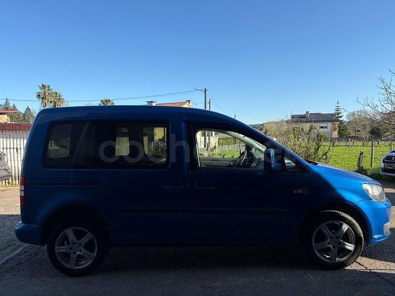Usado VW Caddy Trendline 102 CV (75 kW) 2010 Azul Monovolumen