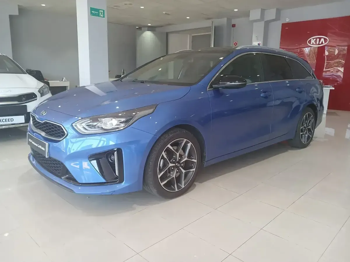 Usado Kia Ceed GT GT-Line 160 CV (117 kW) 2021 Azul Familiar
