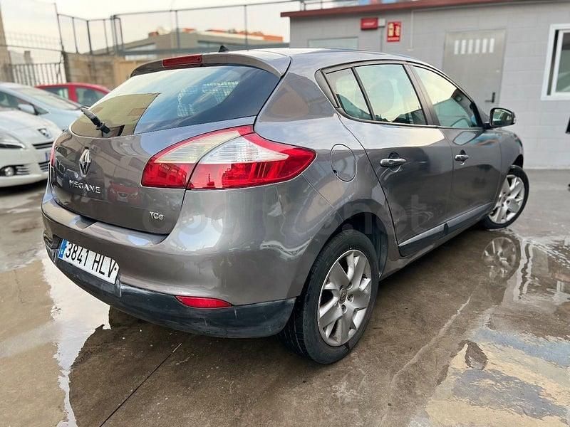 Usado Renault Mégane Expression 115 CV (84 kW) 2012 Gris / plata Berlina