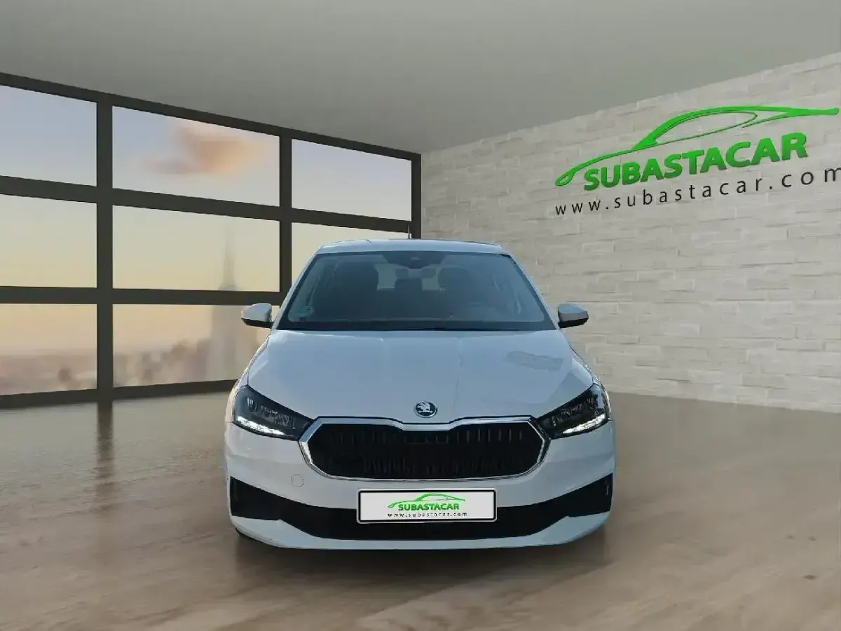 Usado Skoda Fabia 80 CV (58 kW) 2022 Blanco Utilitario