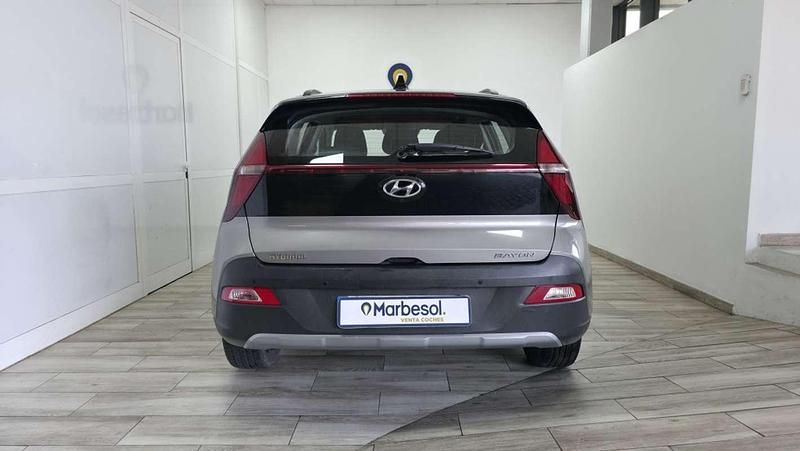 Usado Hyundai Bayon 84 CV (61 kW) 2021 Gris SUV