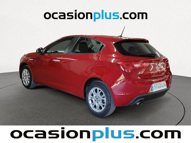 Usado Alfa Romeo Giulietta Super 120 CV (88 kW) 2019 Rojo Utilitario