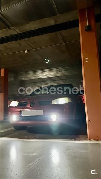 Usado Renault Mégane Cabriolet Authentique 115 CV (84 kW) 2004 Rojo Descapotable