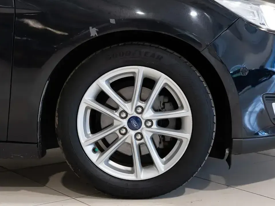 Usado Ford Focus Titanium 125 CV (91 kW) 2015 Negro Berlina
