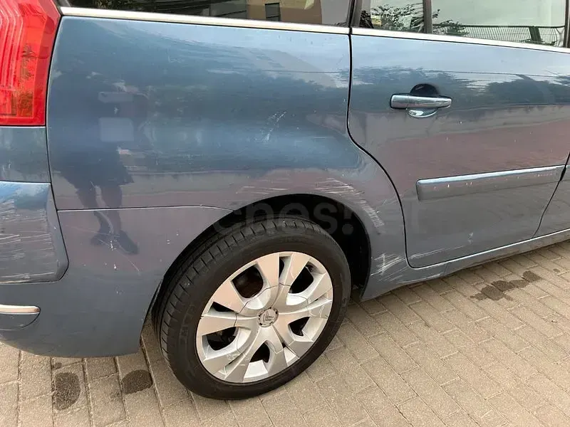 Usado Citroën Grand C4 Picasso Business Class 112 CV (82 kW) 2012 Gris / plata Monovolumen