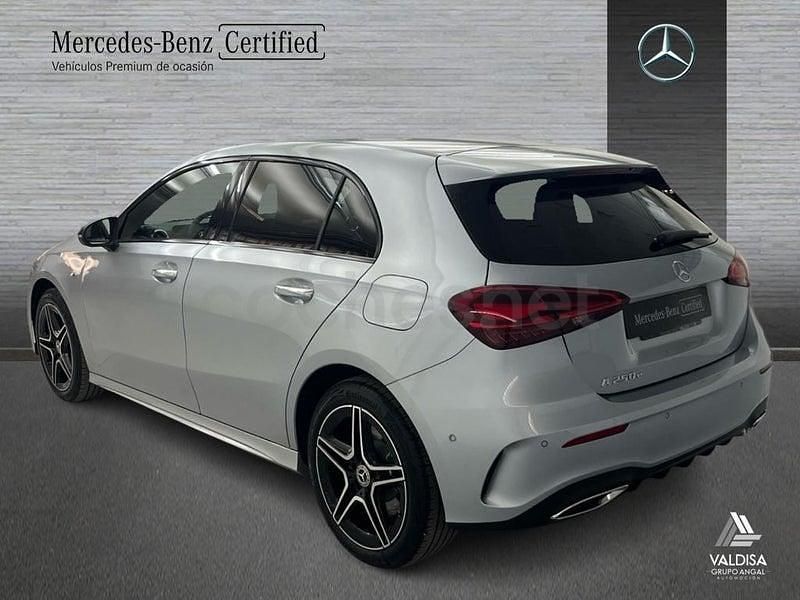 Usado Mercedes A250 AMG line 218 CV (160 kW) 2025 Gris / plateado Berlina