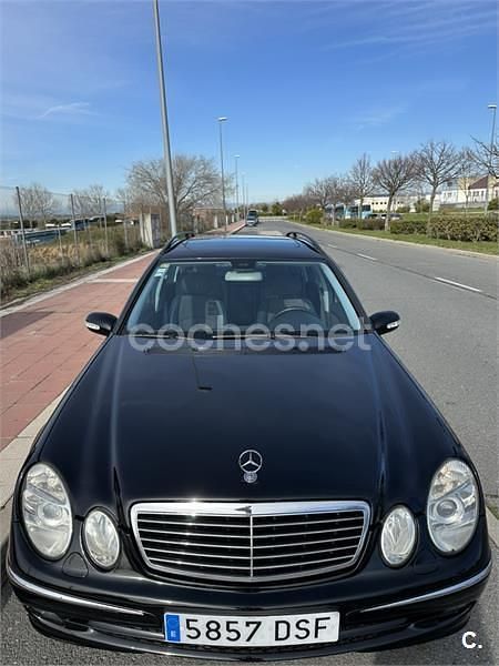 Usado Mercedes E220 Avantgarde 150 CV (110 kW) 2005 Negro Familiar