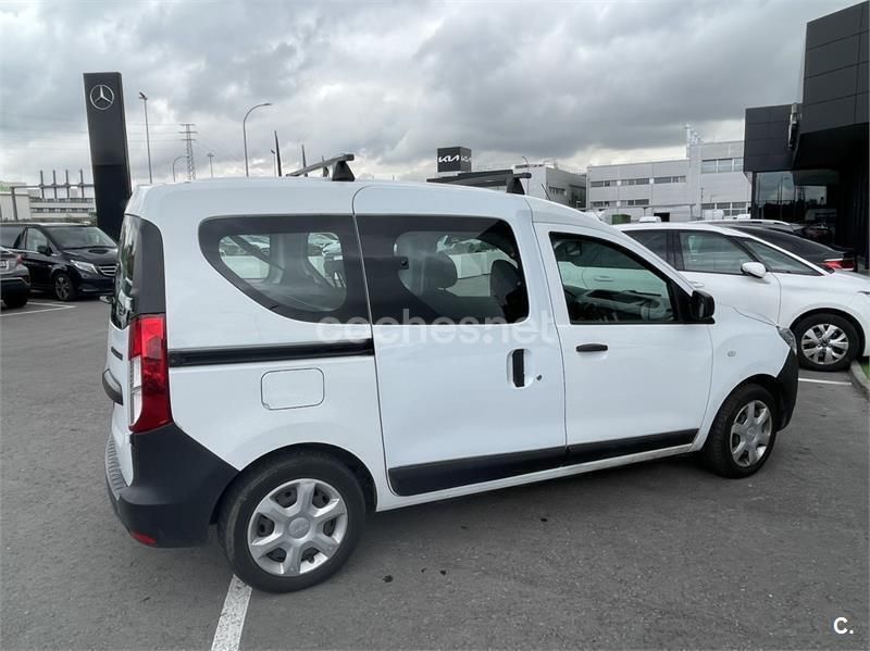 Usado Dacia Dokker Essentiel 102 CV (75 kW) 2019 Blanco Monovolumen