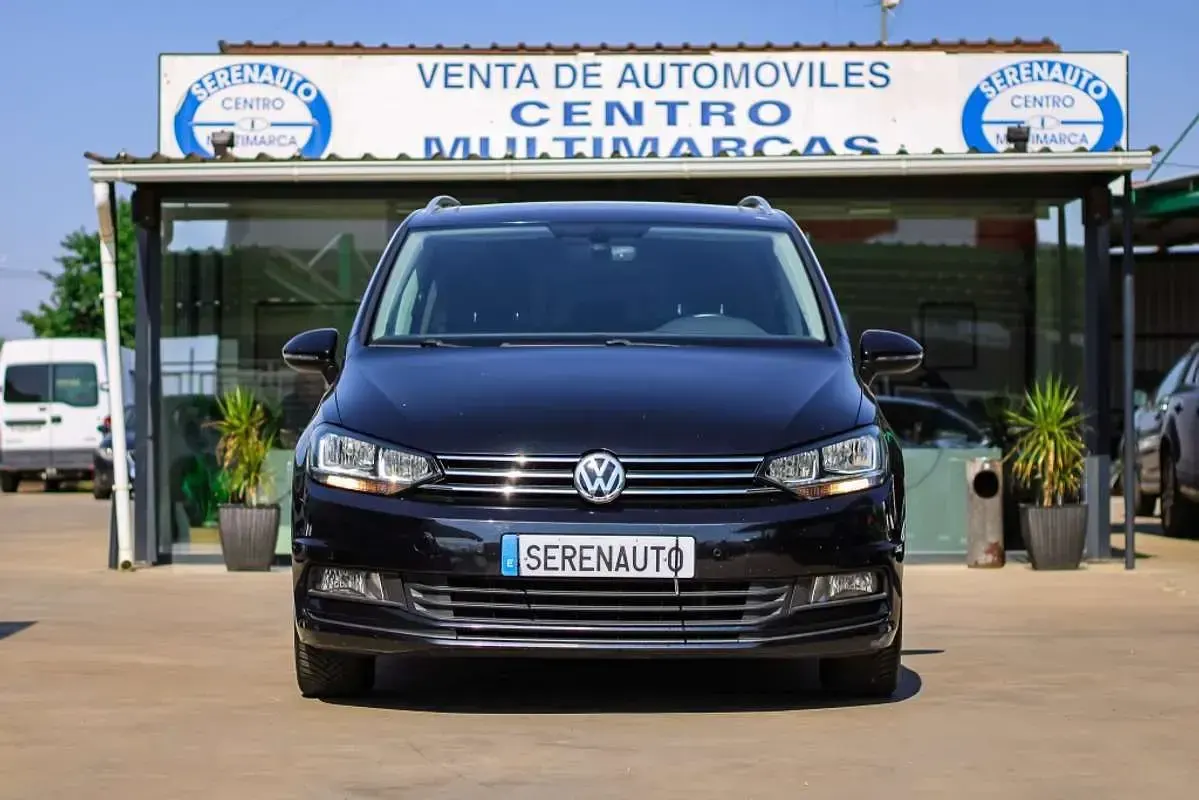 Usado VW Touran Sportline 150 CV (110 kW) 2017 Negro Monovolumen