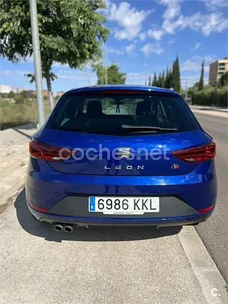 Usado Seat Leon FR 125 CV (91 kW) 2018 Azul Berlina