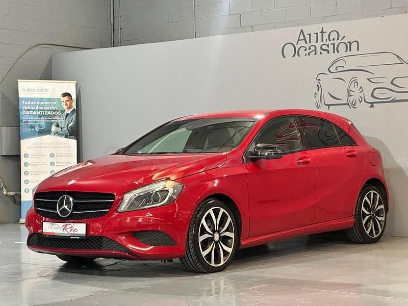 Usado Mercedes A220 Style 170 CV (125 kW) 2013 Rojo Berlina