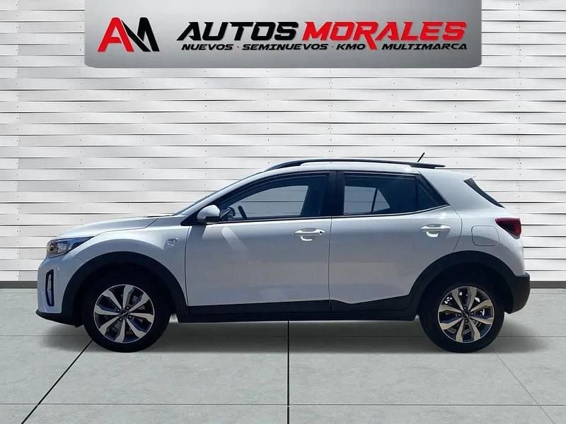 Usado Kia Stonic Plus 120 HP (88 kW) 2023 Branco SUV