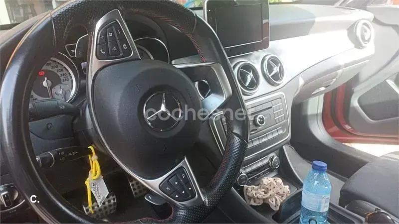 Usado Mercedes CLA220 AMG line 177 CV (130 kW) 2016 Rojo Coupe